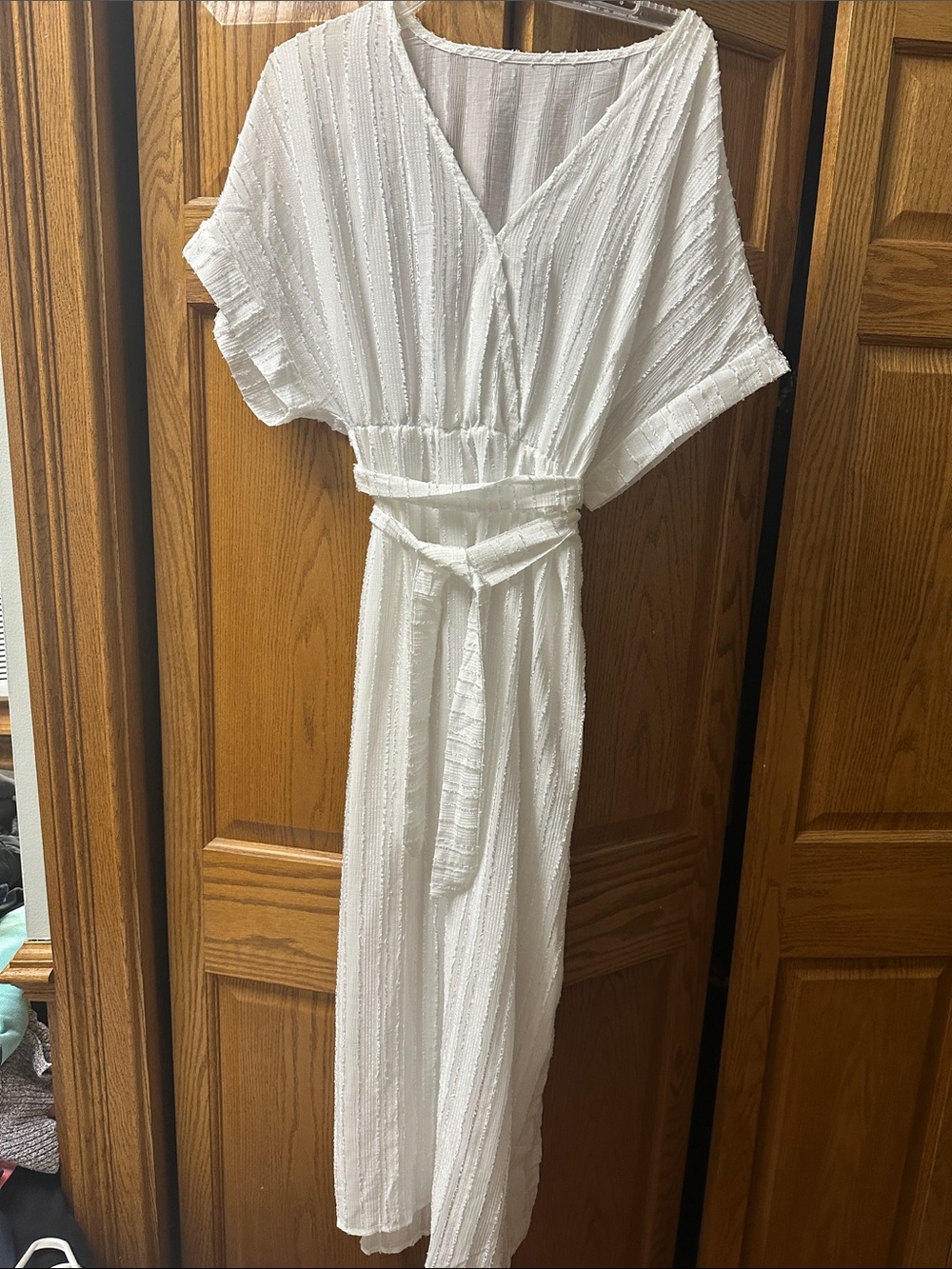 Cupshe White Textured V‑Neck Tie‑Waist Maxi Beach Coverup